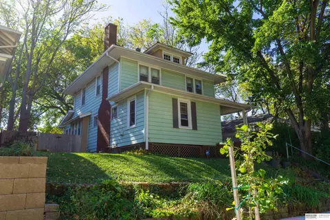 4161 Cass St, Omaha, NE 68131