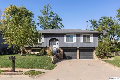 3004 Columbus Ave, Bellevue, NE 68005