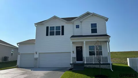 8352 S 176th Cir, Omaha, NE 68137