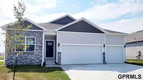 8364 S 176th Ave, Omaha, NE 68137