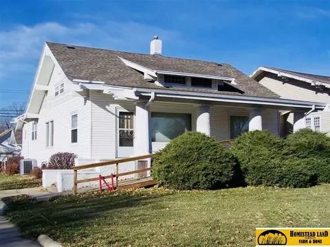 1103 E St, Fairbury, NE 68352