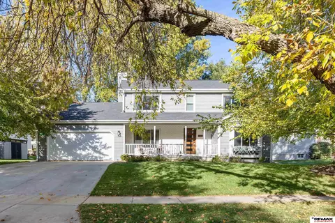 7500 Red Oak Rd, Lincoln, NE 68516