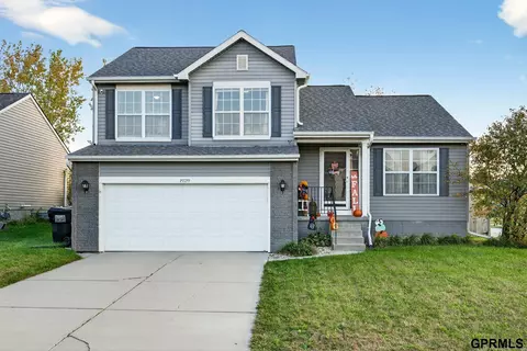 19719 X St, Omaha, NE 68135
