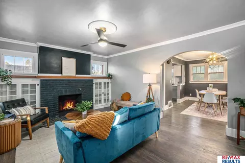 4815 Grand Ave, Omaha, NE 68104