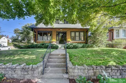 1701 S 33 St, Omaha, NE 68105