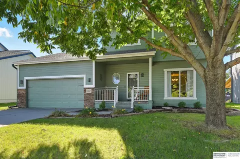 18767 Holmes St, Omaha, NE 68135