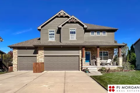 9026 Granville Pkwy, La Vista, NE 68128