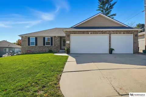 7909 Leo Ln, Lincoln, NE 68505