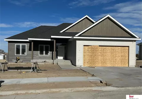 811 W S St, Mccook, NE 69001