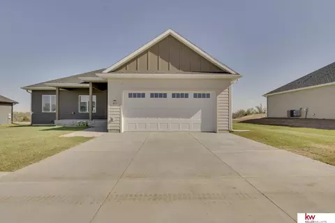 811 W S St, Mccook, NE 69001