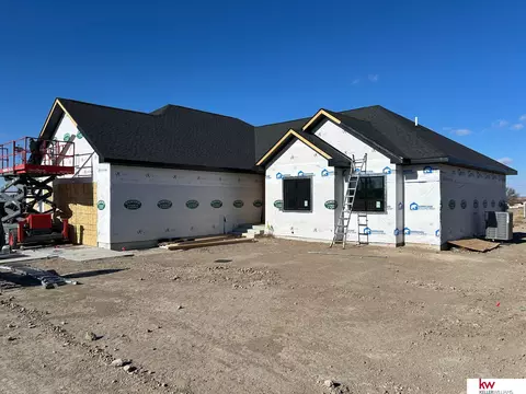 813 W S St, Mccook, NE 69001