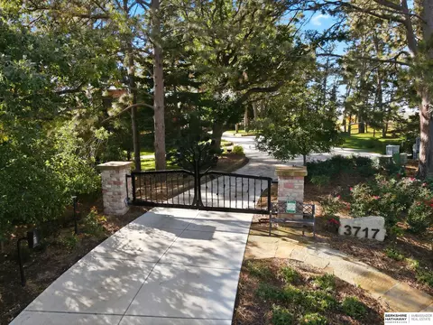 3717 S 228th Terrace Cir, Elkhorn, NE 68022