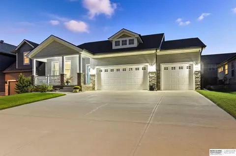 8210 N 173rd St, Bennington, NE 68007