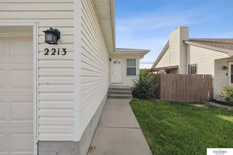 2213 SW 19th St, Lincoln, NE 68522