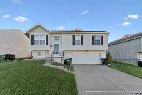 7910 S 159th St, Omaha, NE 68136