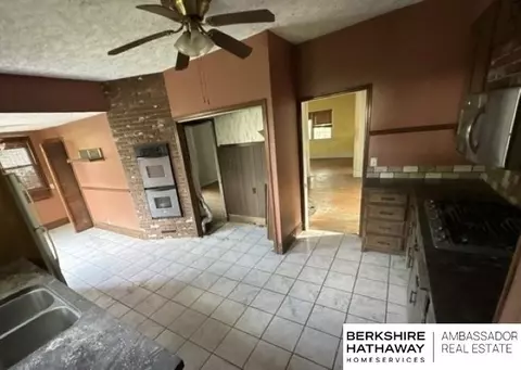 Entry Way - 420 Eads Ave, Hebron, NE 68370 photo 1 of 4