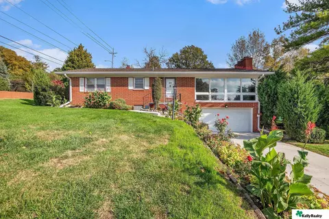 1105 S 97 St, Omaha, NE 68124