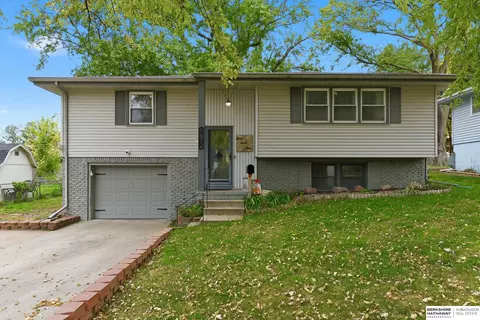 5672 S 122 St, Omaha, NE 68137
