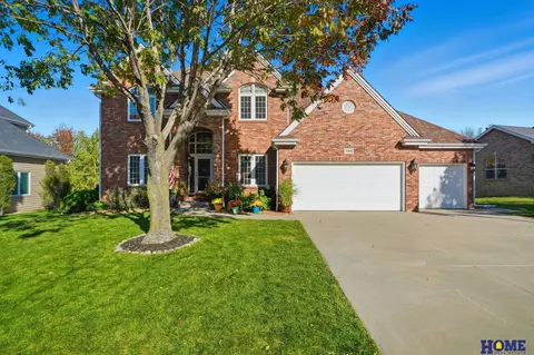 7248 Parkridge Cir, Lincoln, NE 68516