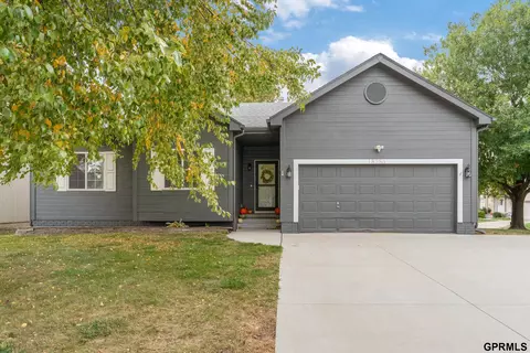 18756 N St, Omaha, NE 68135