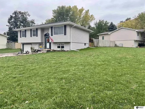 204 Laura Ln, Ceresco, NE 68017