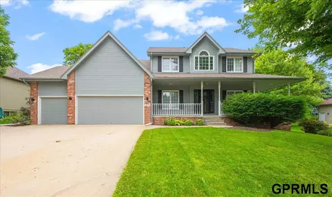 1020 E Cary St, Papillion, NE 68046