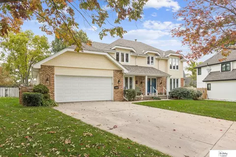 16326 Wright Cir, Omaha, NE 68130 photo 2