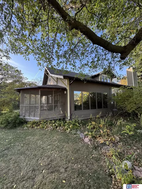 Exterior - 920 E 4th St, Stromsburg, NE 68666 photo 2 of 2
