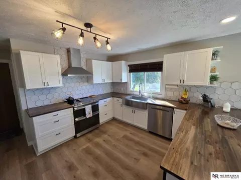 Kitchen - 2365 County Rd N, Malmo, NE 68040 photo 3 of 11