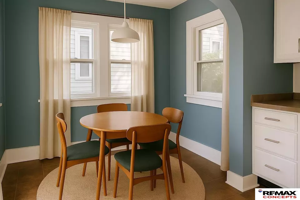 Dining - 532 S 26th St, Lincoln, NE 68510 photo 3 of 4