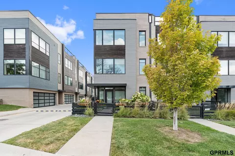 1236 S 10 St, Omaha, NE 68108