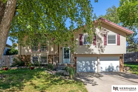 2514 Jack Pine St, Bellevue, NE 68123