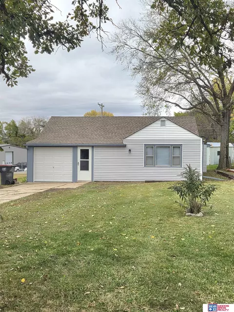 716 Millikin, Beatrice, NE 68310