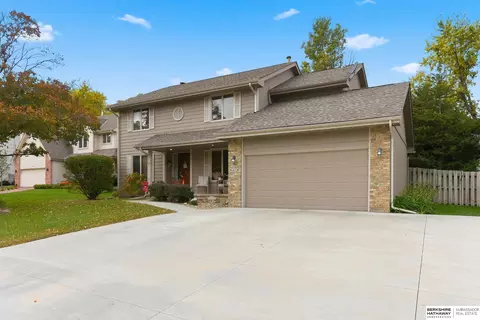 6416 S 156th Avenue Cir, Omaha, NE 68135