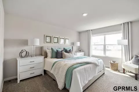 Bedroom - 16417 Willit St, Bennington, NE 68007 photo 1 of 10
