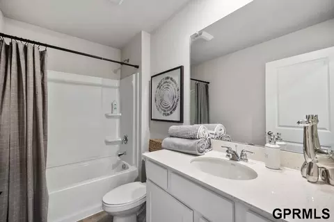 Bath - 8902 N 167th St, Bennington, NE 68007 photo 1 of 2
