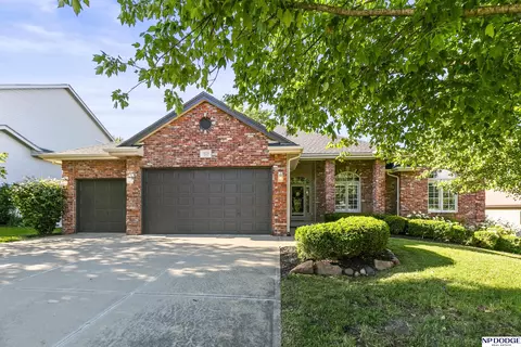 19726 K St, Omaha, NE 68135