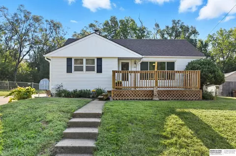 20 Martinview Rd, Bellevue, NE 68005
