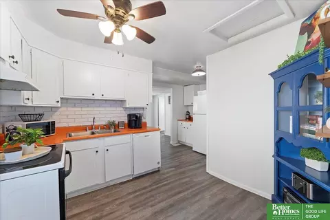 Kitchen - 2905 Wayne St, Bellevue, NE 68005 photo 2 of 3