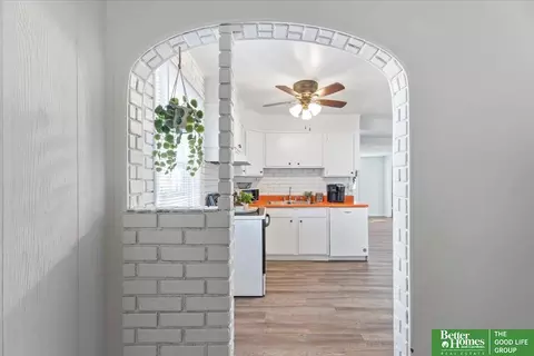 Entry Way - 2905 Wayne St, Bellevue, NE 68005 photo 1 of 3