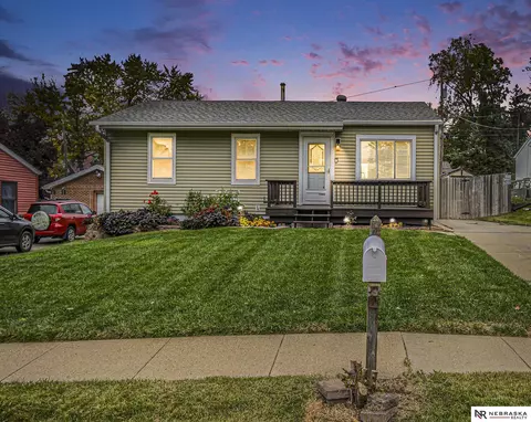 4124 Southern Hills Dr, Bellevue, NE 68147