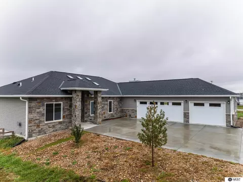 18980 SW 66th St, Crete, NE 68333