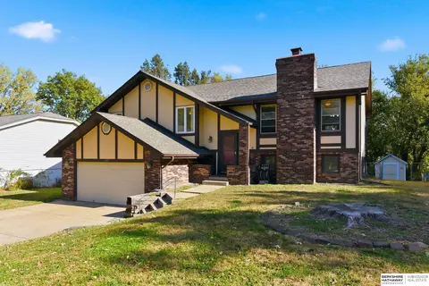 1405 Beechwood Ave, Papillion, NE 68133