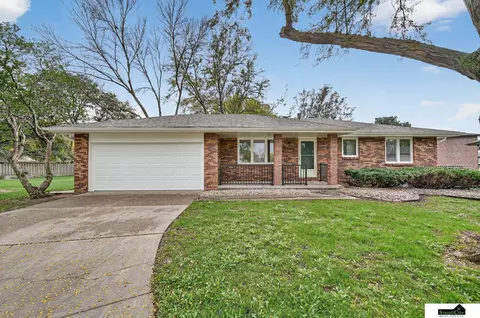 5448 Sugarberry Ct, Lincoln, NE 68516