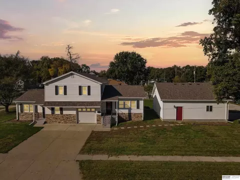 411 N 13 St, Blair, NE 68008