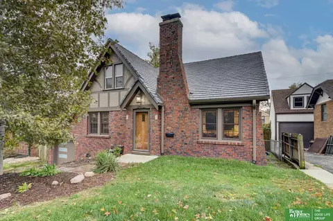 4661 Hickory St, Omaha, NE 68106