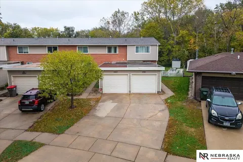 2323 Wildwood Pl, Lincoln, NE 68512
