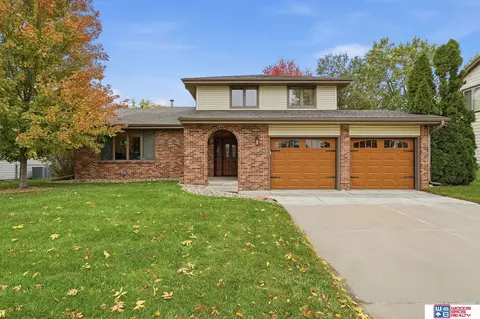 5127 Bison Dr, Lincoln, NE 68516