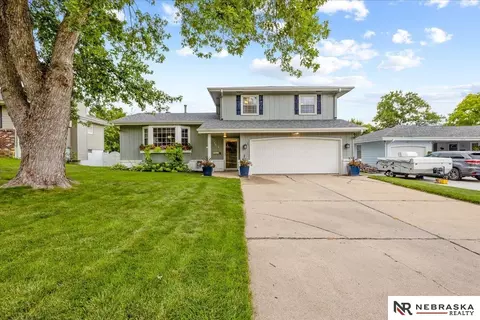 5012 S 92nd St, Omaha, NE 68127