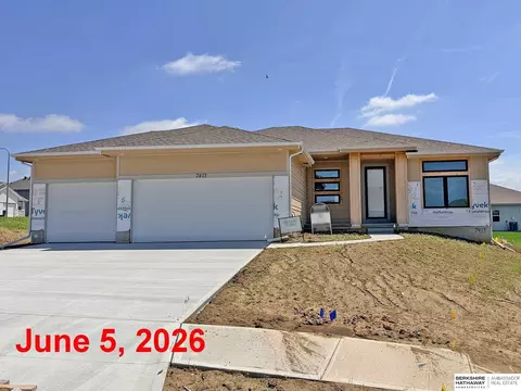 7413 N 176th Ave, Bennington, NE 68007